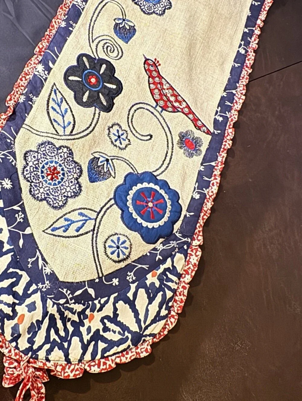 Pier 1 imports Appliqué Red Blue BIRD & Flowers Jute Table Runner  72